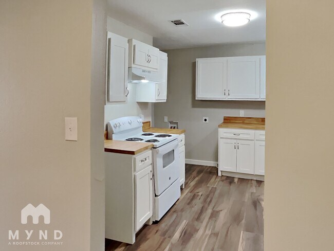 Foto del edificio - 512 E University Ave