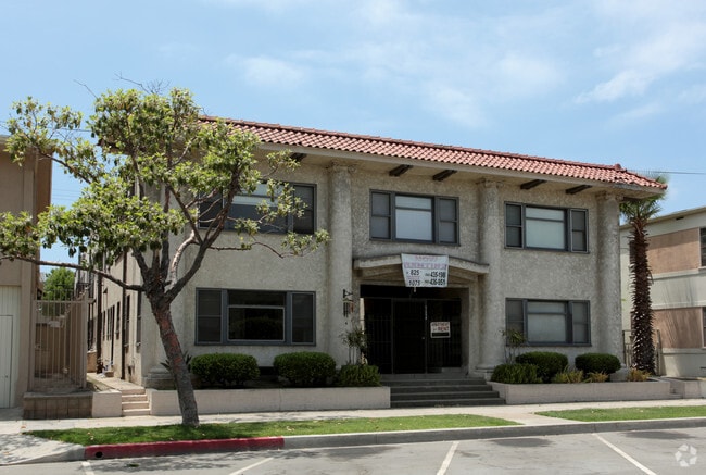 Building Photo - 1532 E 2nd Street
