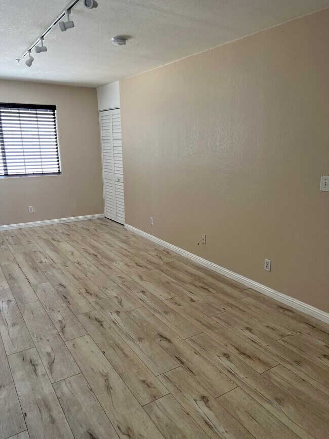 21611 Wahoo Trl, Chatsworth, CA 91311 Apartments in Chatsworth, CA