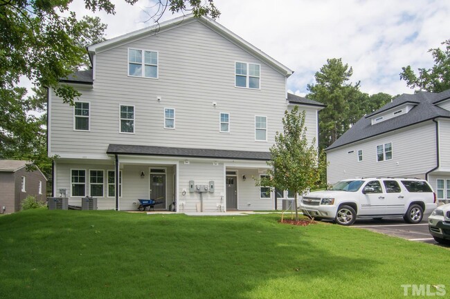 Building Photo - 2723 Avent Ferry Rd