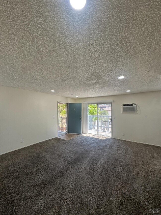 Building Photo - 118 Yorkshire Ct