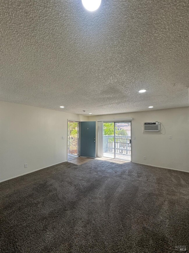 Building Photo - 118 Yorkshire Ct