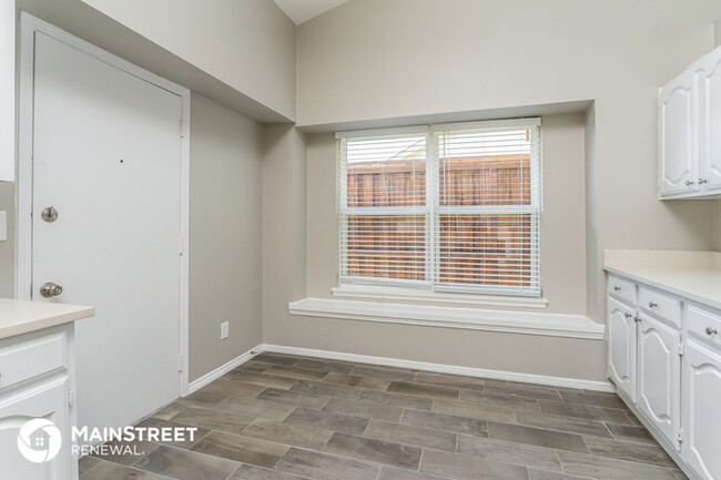 Building Photo - 6801 Beeman Dr