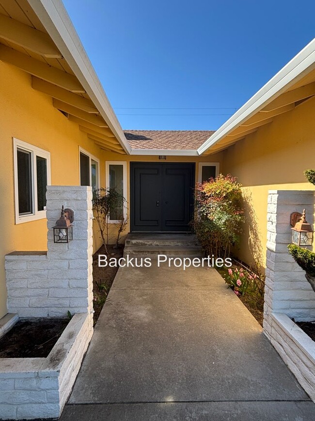 Building Photo - South Salinas three bedroom home - Montere...