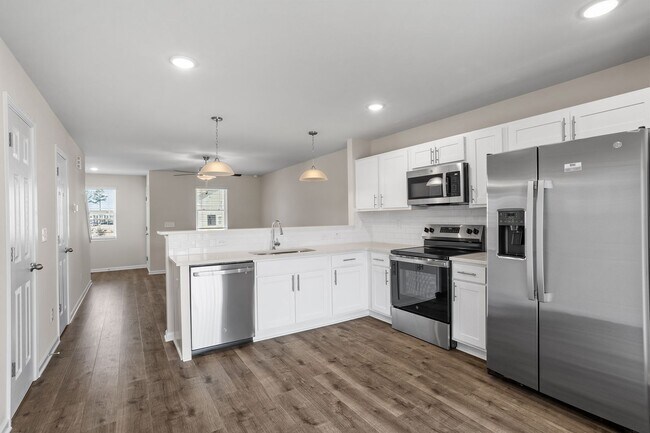 Building Photo - 1045 Peony Ln