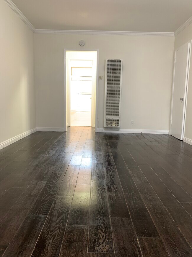 Foto del edificio - 1038 N Sierra Bonita Ave