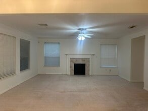 Building Photo - 1030 Forestburg Dr