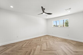 Building Photo - 10722 Lynbrook Dr