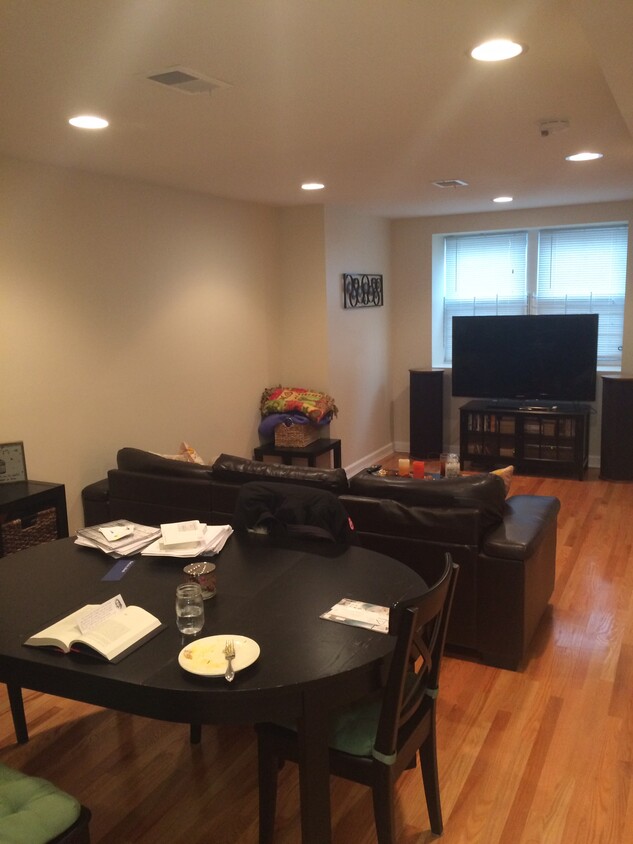 Foto principal - 1659 N Halsted St
