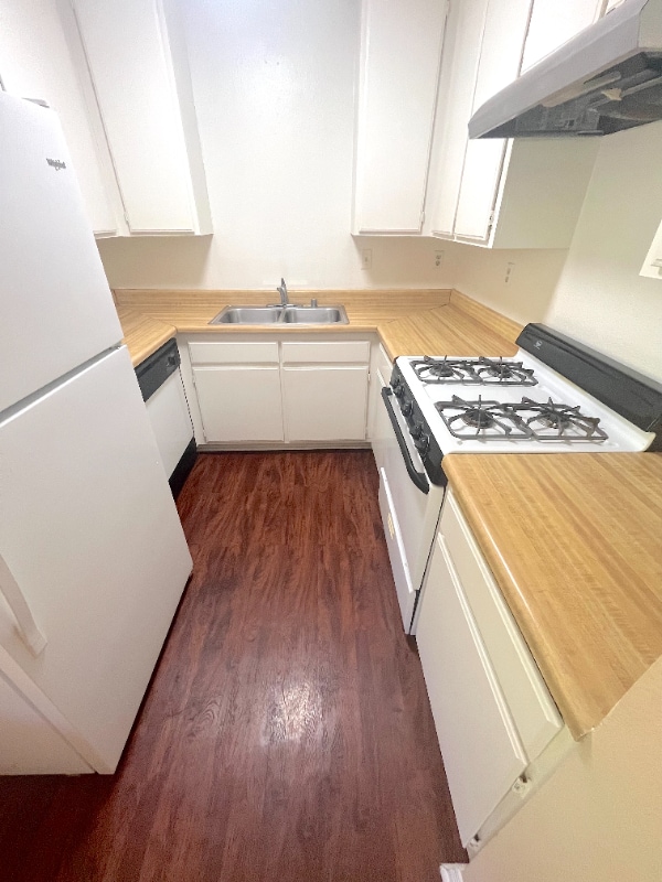 Building Photo - 248 W Avenida Palizada