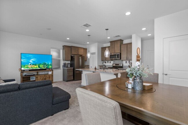 Foto del edificio - fantastic 4 bedroom 4 bath * solar home * ...