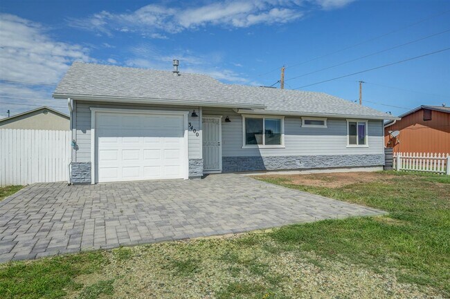 Building Photo - 3 Bedroom, 2 Bathroom Home for Rent in Pre...