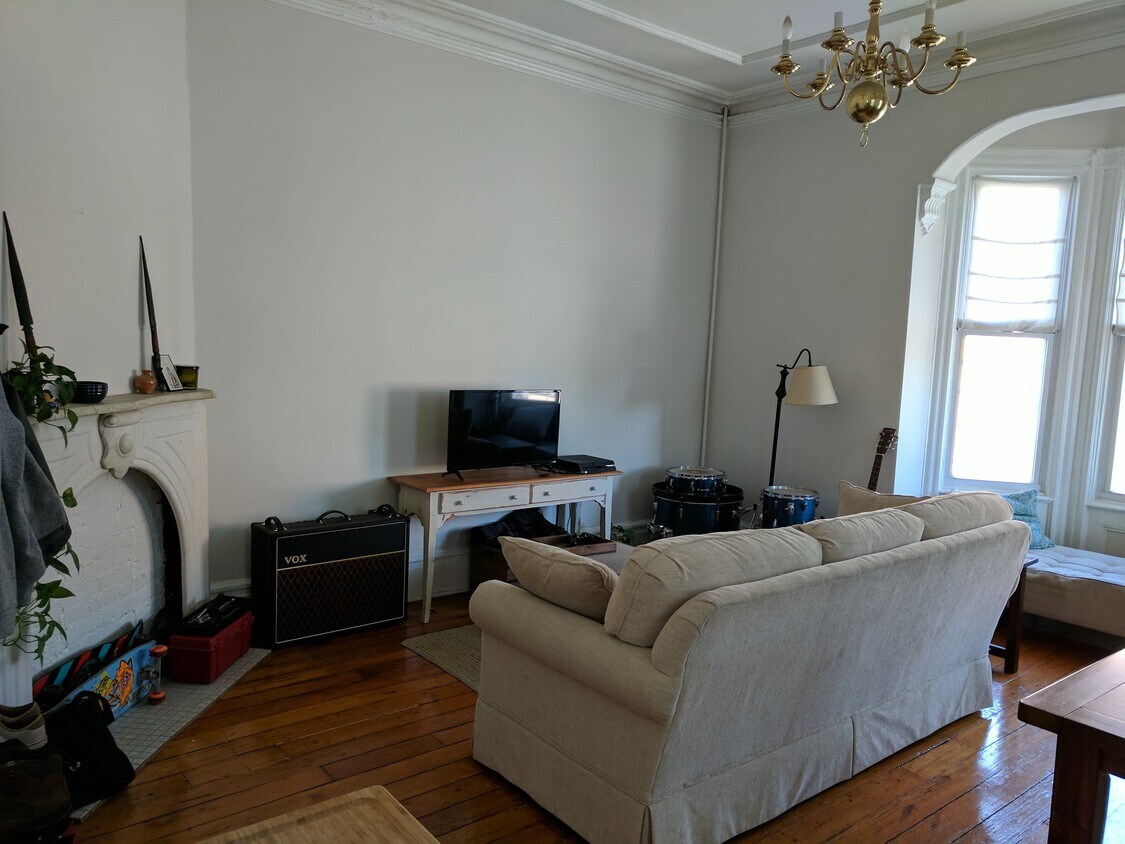 17 Grand St Unit 2, Newburgh, NY 12550 Apartments in Newburgh, NY