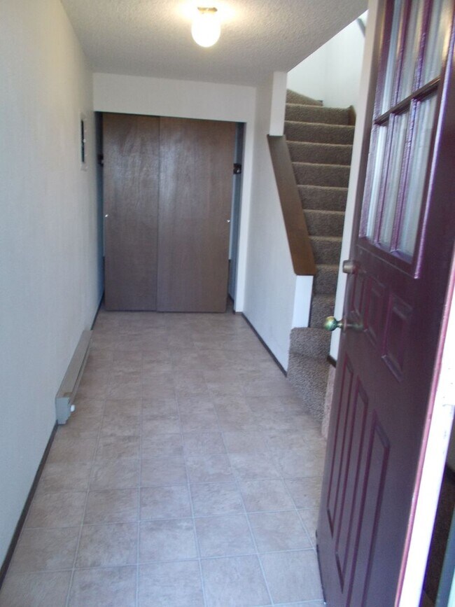 Foto del edificio - 2143 Eastview Pl