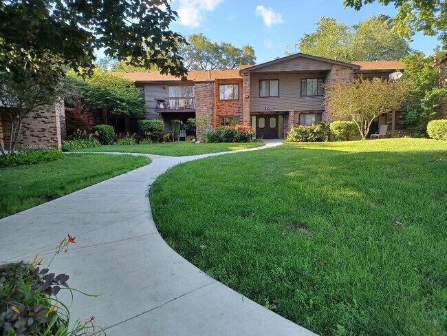 Building Photo - 1132 E Randville Dr