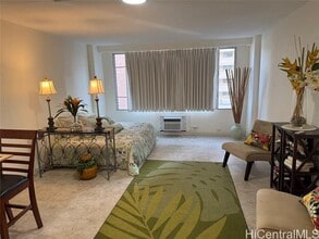 Building Photo - 747 Amana St