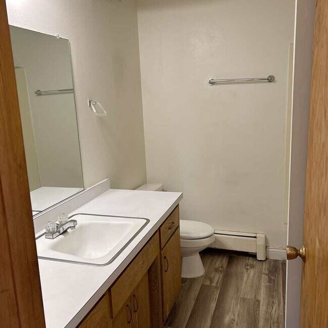 Foto del edificio - 210 N Summit St