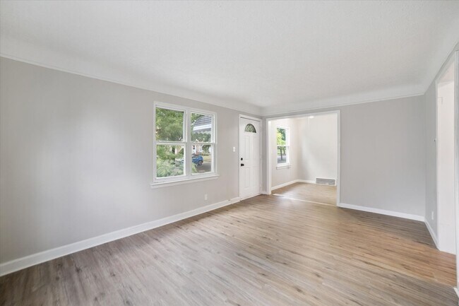 Building Photo - 15705 Fernway Dr
