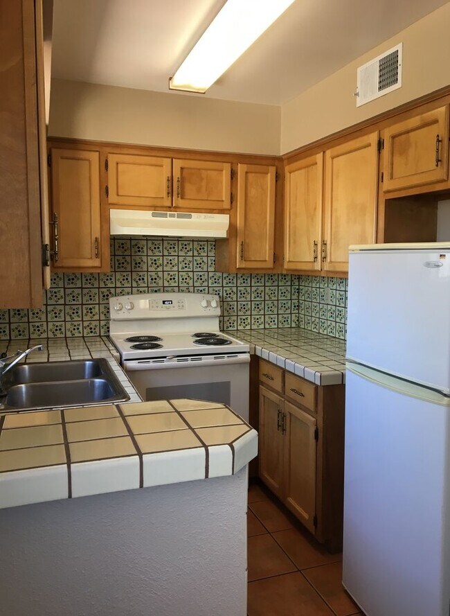 Building Photo - 2383 CAMINO CAPITAN