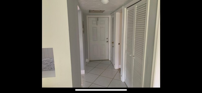 Foto del edificio - 6720 Arbor Dr