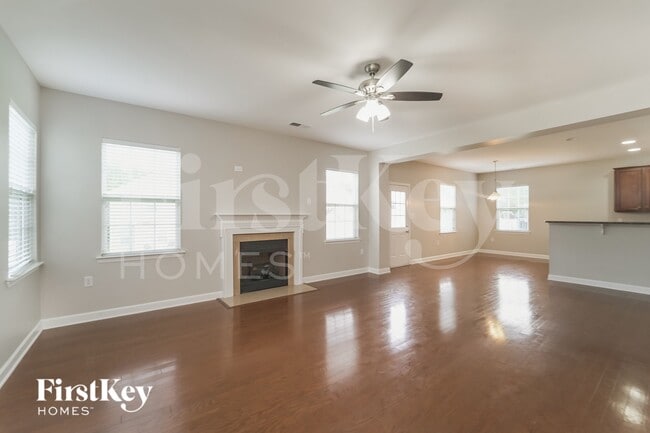 Foto del edificio - 4019 Linville Falls Ln