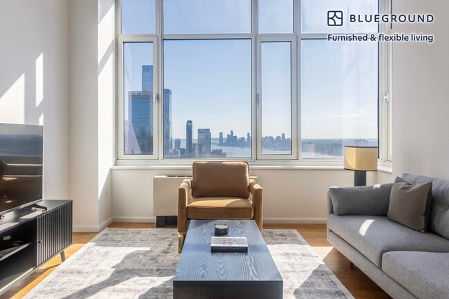 Building Photo - 635 W 42nd St