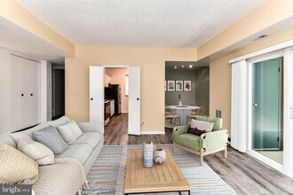 Building Photo - 11831 Shire Ct