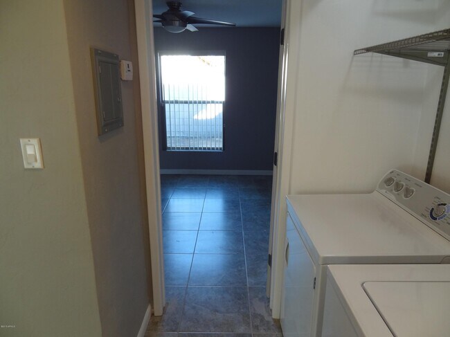 Foto del edificio - 3026 E Brill St