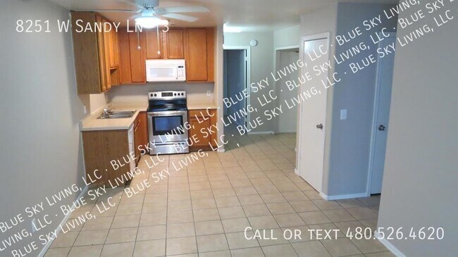 Foto del edificio - 8251 W Sandy Ln