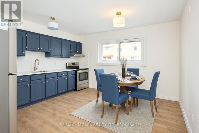 Building Photo - 141 Plymouth Rd