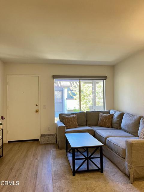 Foto del edificio - 1342 E Hillcrest Dr
