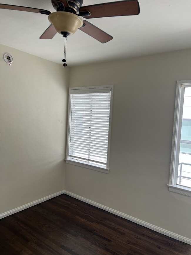 Wood blinds throughout - 14812 Magnolia Blvd