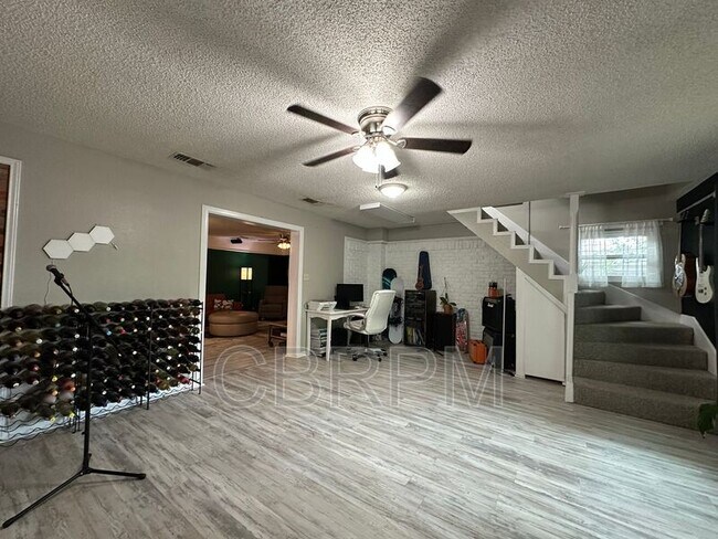 Foto del edificio - 6808 Canton Ave