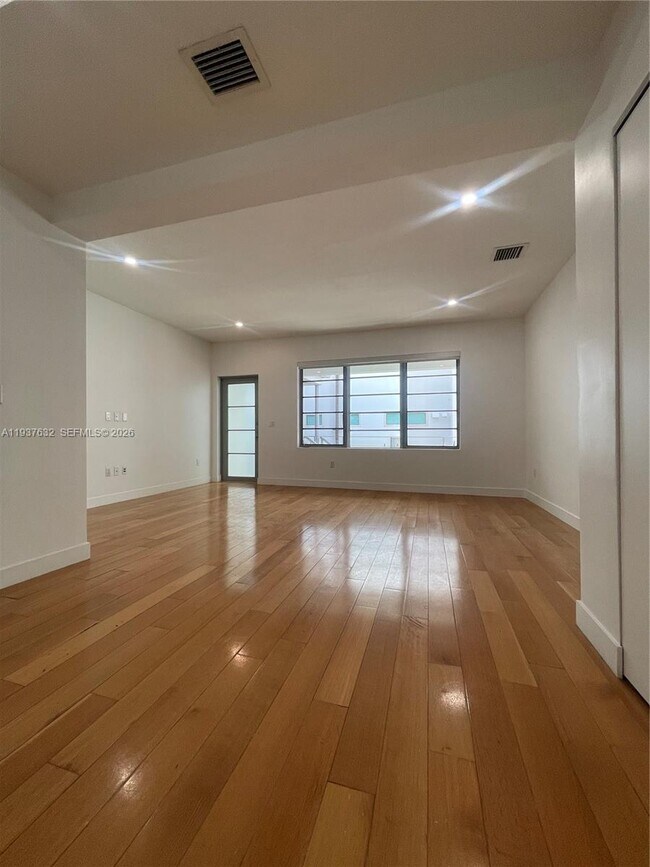 Foto del edificio - 2021 Meridian Ave