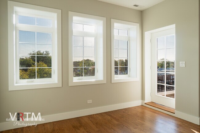 Foto del edificio - 4211 N Elston Ave