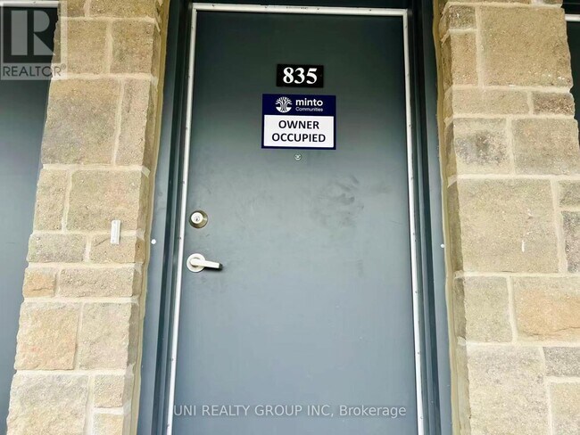 Building Photo - 835 Arcadian Private