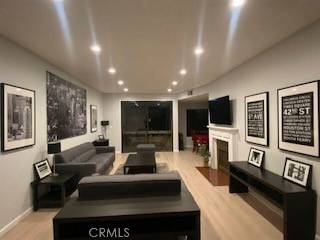 Foto del edificio - 4430 Noble Ave