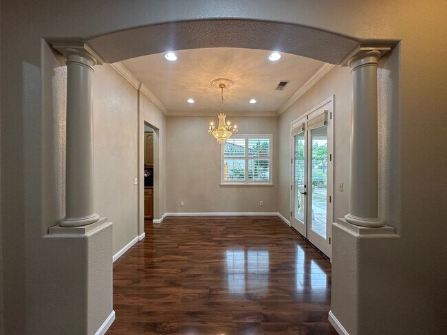 Foto del edificio - 416 Farinelli Pkwy