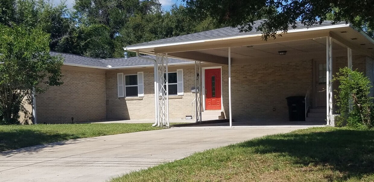 Foto principal - 3014 Magnolia Ave