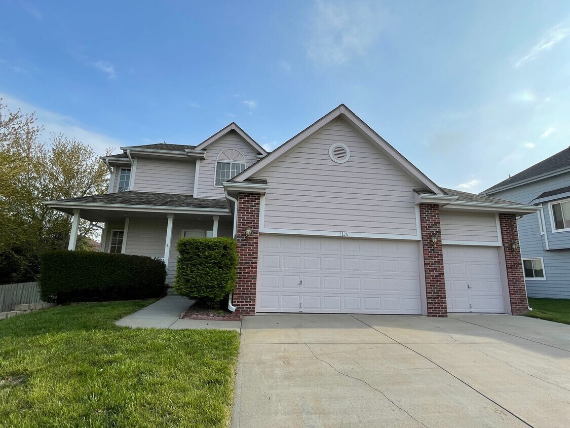 Foto principal - Great Location & Tons of Space!!