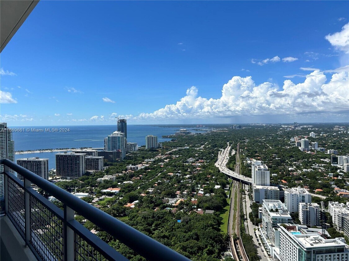 Foto principal - 60 SW 13th St