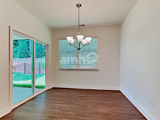 Building Photo - 5060 Canyon Creek Way