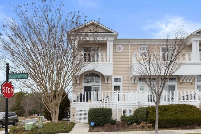 Building Photo - 12135 Landings Blvd