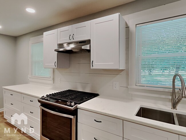 Building Photo - 2516 Arnold Dr