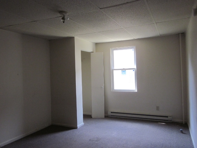 Building Photo - 218 Sherman St