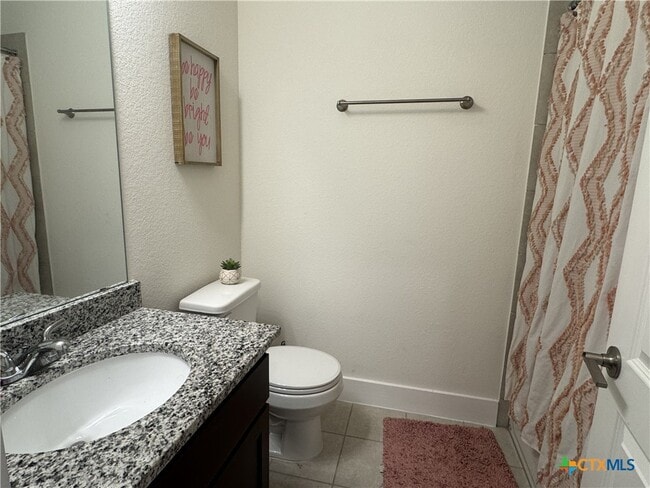 Building Photo - 611 Parkline Dr