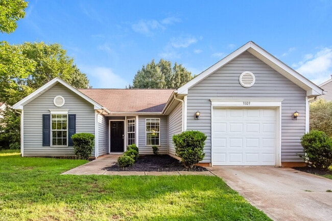 Building Photo - 9109 Munsing Dr