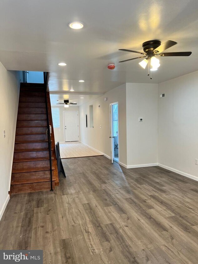 Primary Photo - 2023 S 65th St