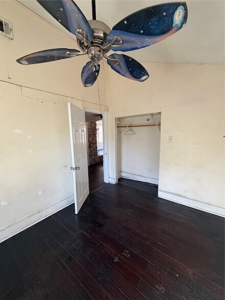 Foto del edificio - 323 Reppert St