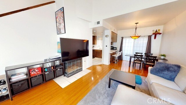 Foto del edificio - 11534 Edinger Ave